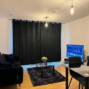 https://luxury-2-bedroom-flat-in-e15-2fg.cambridgehotelsuk.com